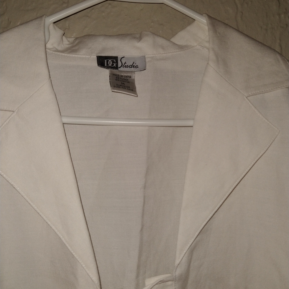 DG white casual suit